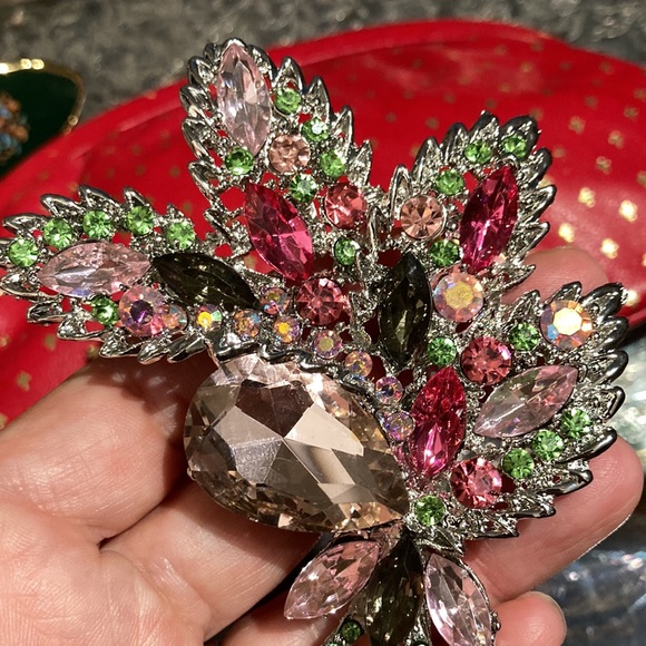 Rhinestone Coat Brooch - Picture 3 of 5